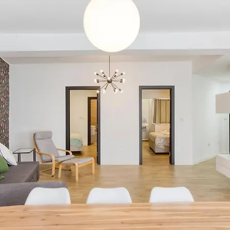 Designer Finished Apt With Private Balcony & Views By 360 Estates Apartment *