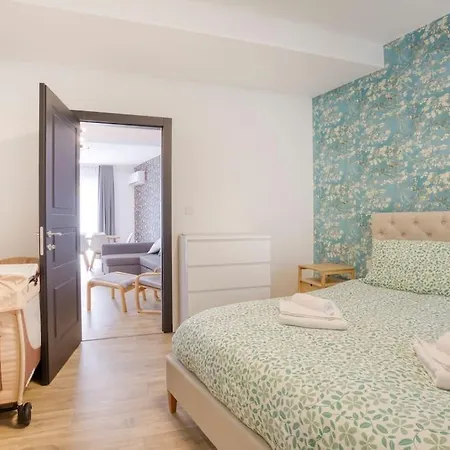 Apartment Designer Finished Apt With Private Balcony & Views By 360 Estates