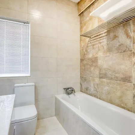Designer Finished Apt With Private Balcony & Views By 360 Estates Apartamento *